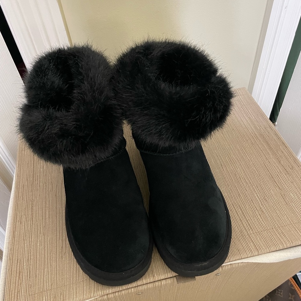 Ugg Cathie faux fur boot (black suede), size 9 - Picture 5 of 5